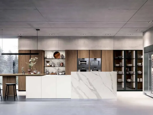 Cucina Design lineare Fly&Keaton 01 in laccato bianco opaco, pannello effetto marmo e Noce Canaletto di Nova Cucina