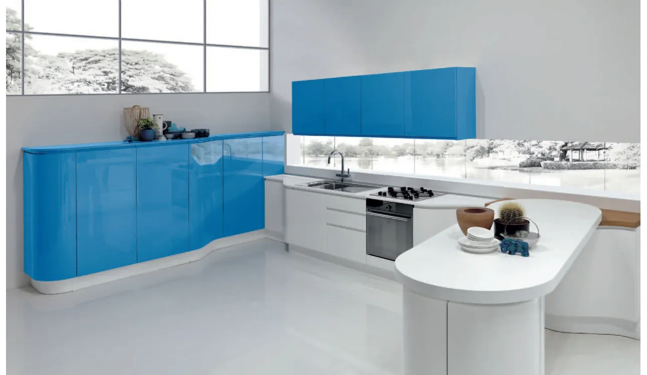 Cucina Design angolare con penisola Masca in laccato Blu e Bianco lucido di Aran