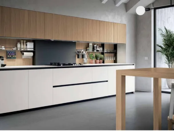 Cucina Design lineare MK1 04 in laccato bianco opaco e Rovere naturale con top in Corian di Nova Cucina