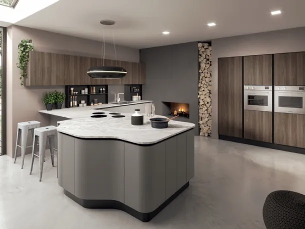 Cucina Design angolare con penisola Penelope in HPL grigio monsone e HPL noce cendrè con top in marmo di Carrara spazzolat