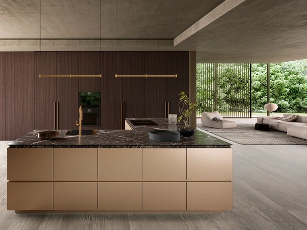 Cucina Design con isola angolare Sistema 2-2_9 in rovere brown e lamitec gold di Nova Cucina