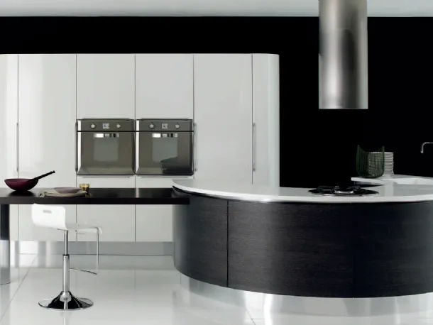 Cucina Design Volare a isola semicircolare in Rovere Grafite e laccato Bianco lucido di Aran
