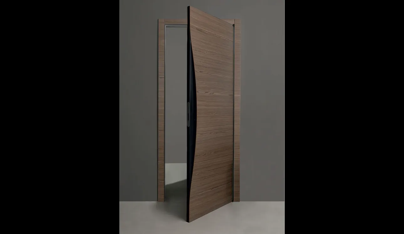 Porta per interni di design in legno noce canaletto con serratura magnetica Blow di Albed