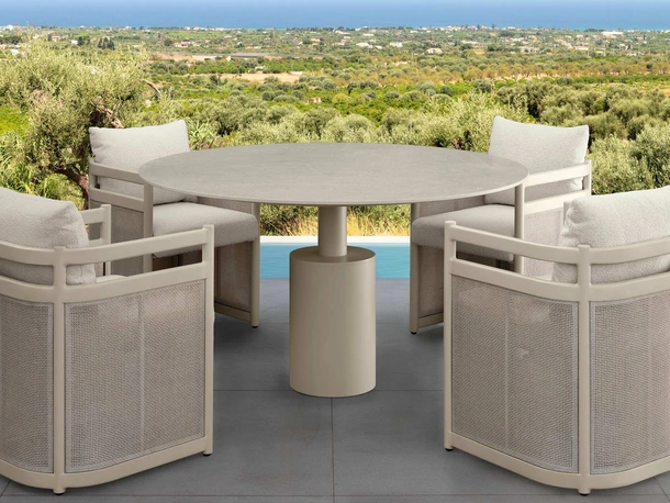 Tavolo in gres e Sedie in alluminio Edwin Alu di Talenti