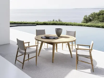 Tavolo rotondo Eidos in teak di Gervasoni