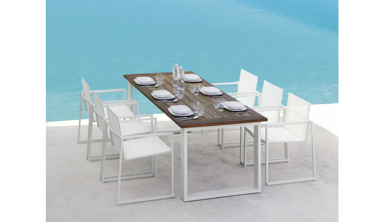 Tavolo in alluminio e legno, Sedie in alluminio e tessuto, dalle linee squadrate ed essenziali Essence di Talenti