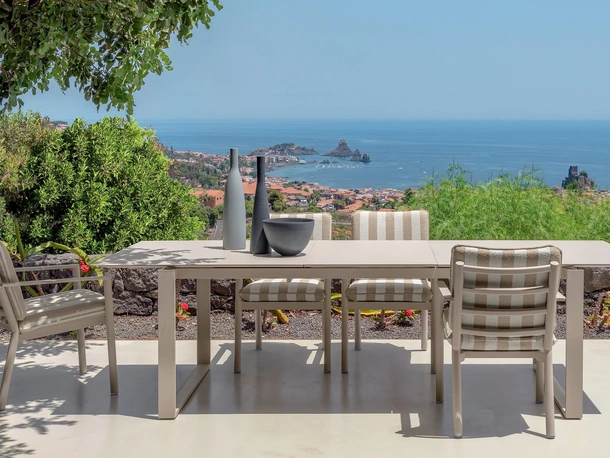 Tavolo allungabile e Sedie Finn di Talenti