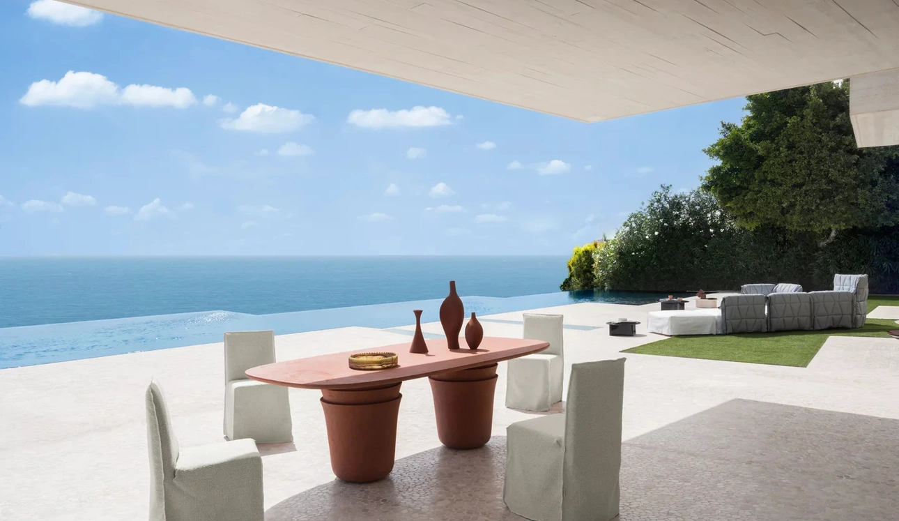 Tavolo in terracotta Kasane di Gervasoni